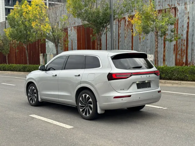 Aito M7 — Фото автомобиля 15