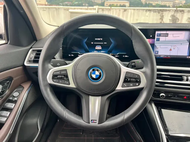 BMW i3 — Фото автомобиля 11