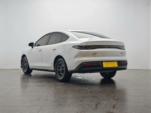 BYD Seal 05 DM-i — Фото автомобиля 4