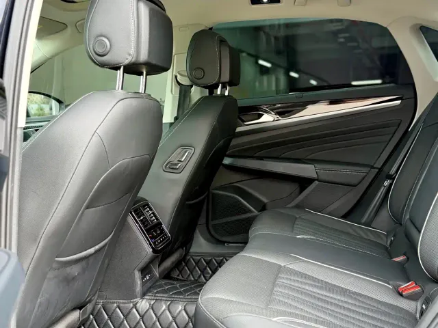 Volkswagen Passat — Фото автомобиля 8