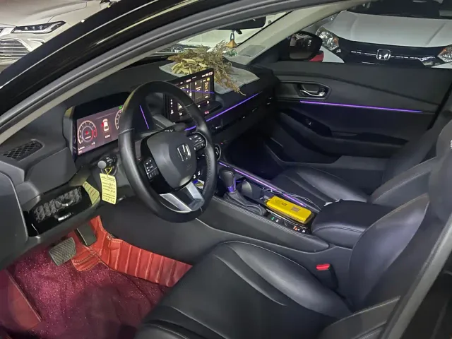 Honda Accord — Фото автомобиля 3