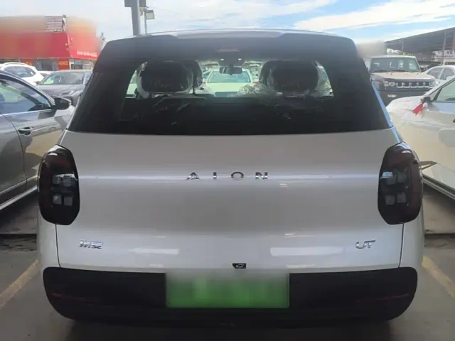 GAC Aion UT — Фото автомобиля 5