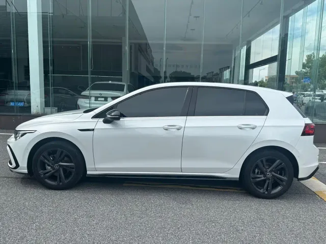 Volkswagen Golf — Фото автомобиля 13