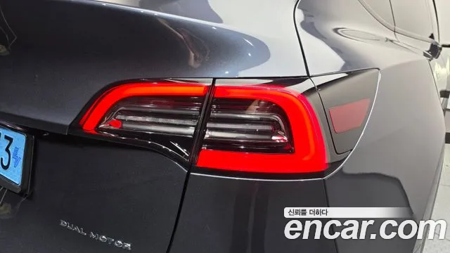 Tesla Model Y — Фото автомобиля 7