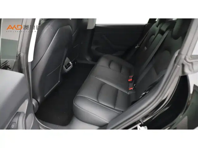 Tesla Model 3 — Фото автомобиля 7