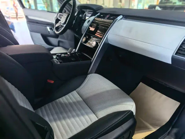 Land Rover Discovery — Фото автомобиля 11