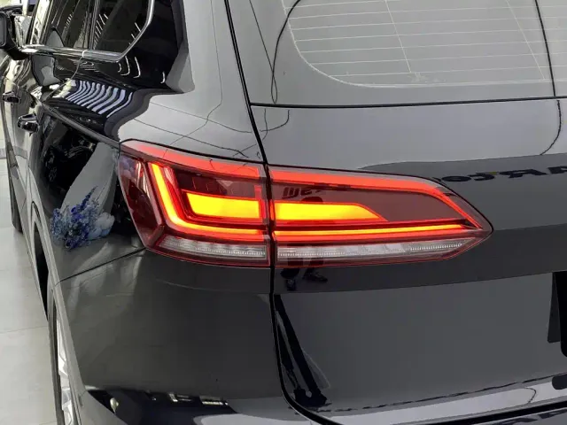 Volkswagen Touareg — Фото автомобиля 6