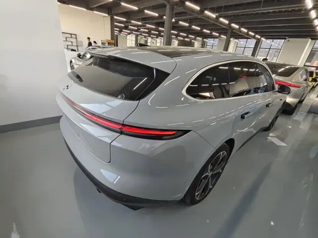 Nio ET5 Touring — Фото автомобиля 6