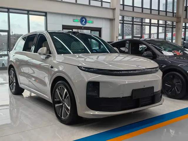 Li Auto L6 — Фото автомобиля 3