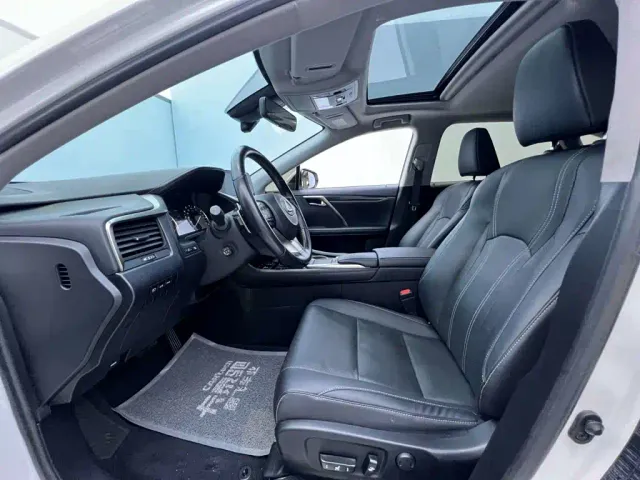 Lexus RX — Фото автомобиля 18