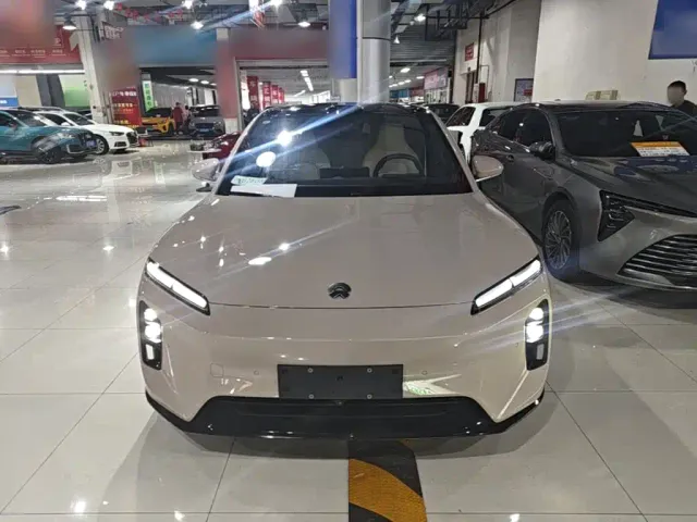 Nio ET5 Touring — Фото автомобиля 2