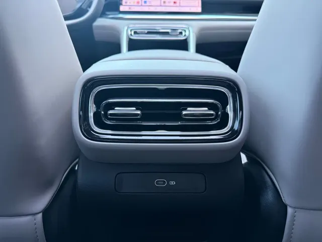 Geely Galaxy Stellar 6 — Фото автомобиля 10
