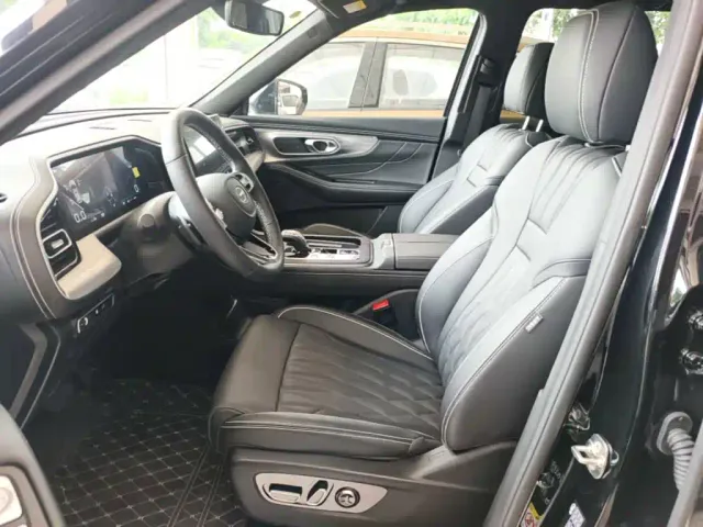 GAC Trumpchi GS8 — Фото автомобиля 14