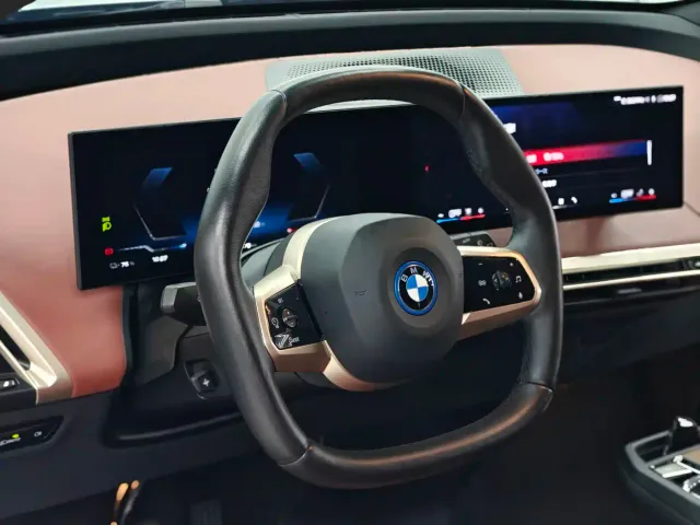 BMW iX M60 — Фото автомобиля 20
