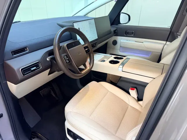 Li Auto MEGA — Фото автомобиля 9