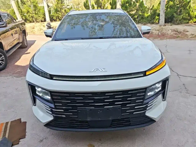 JAC Motors JAC QX PHEV — Фото автомобиля 2