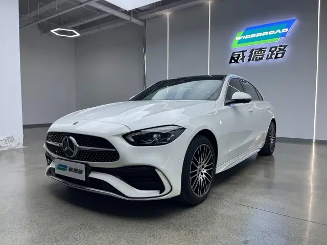 Фотография автомобиля — Mercedes-Benz C-Class