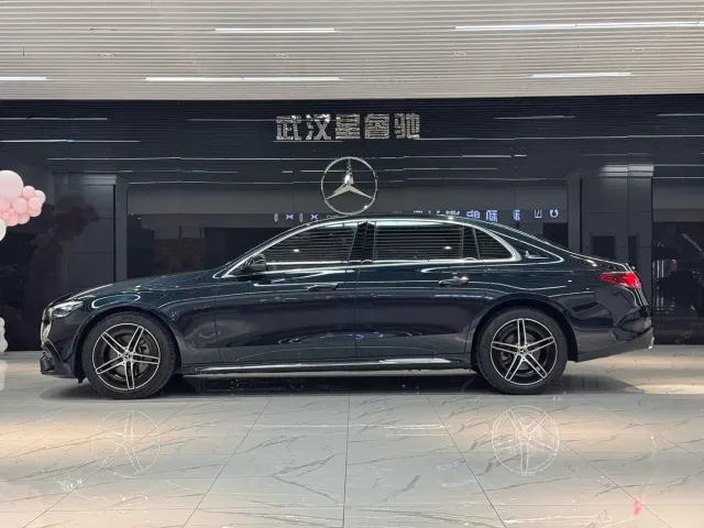 Mercedes-Benz E-Class — Фото автомобиля 5