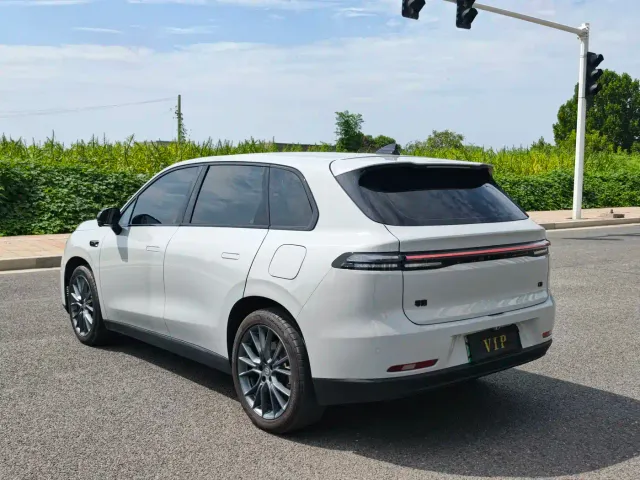 Leapmotor C10 — Фото автомобиля 8