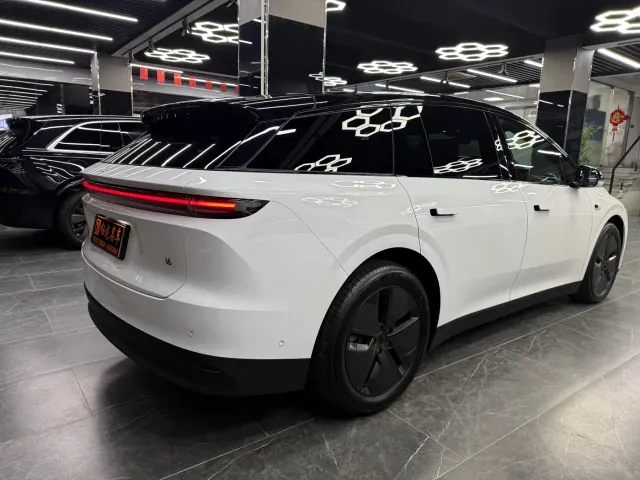 Li Auto i6 — Фото автомобиля 7