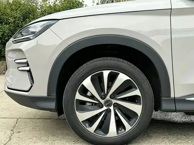 BYD Song PLUS — Фото автомобиля 16