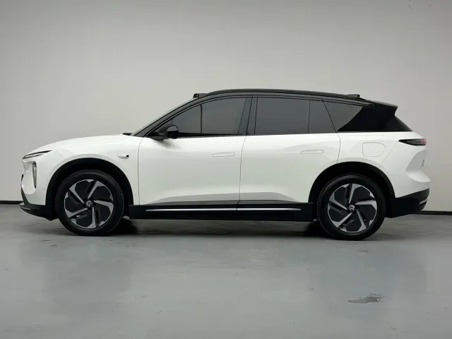 Nio ES6 — Фото автомобиля 18