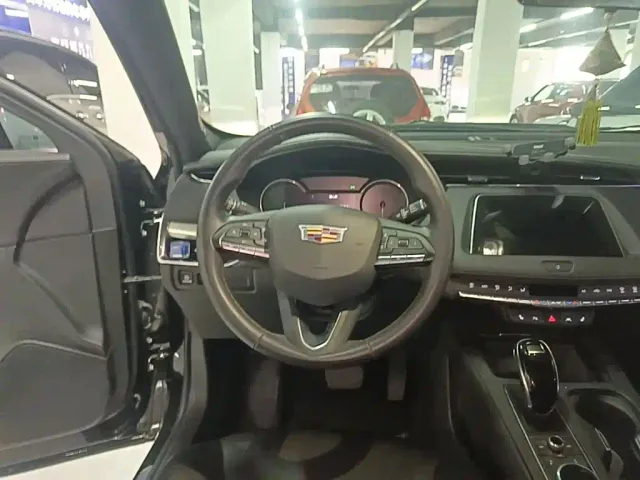 Cadillac XT4 — Фото автомобиля 10