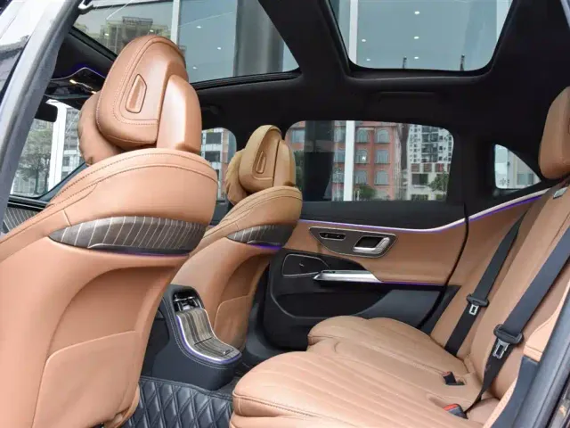 Mercedes-Benz E-Class — Фото автомобиля 20