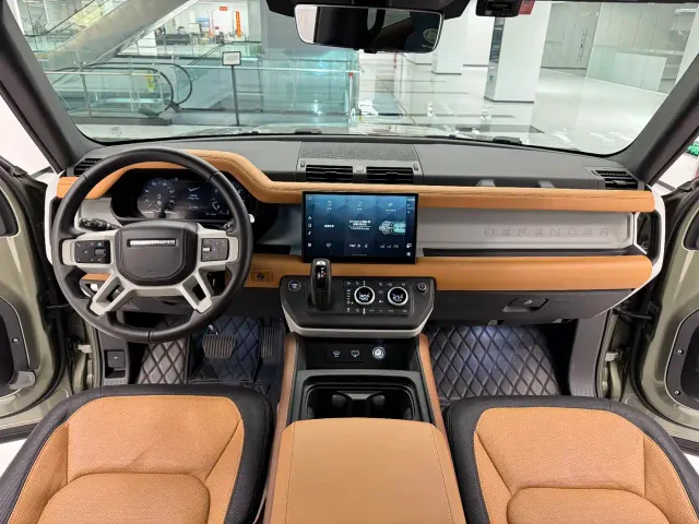 Land Rover Defender — Фото автомобиля 8