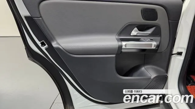 Mercedes-Benz EQB — Фото автомобиля 22