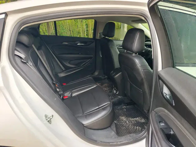 Buick Regal — Фото автомобиля 13