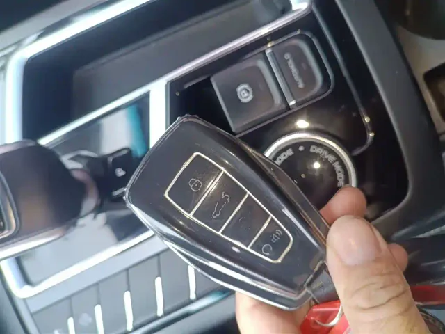 Geely Boyue — Фото автомобиля 10