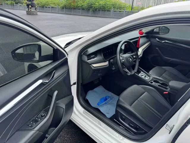 Skoda Octavia — Фото автомобиля 7