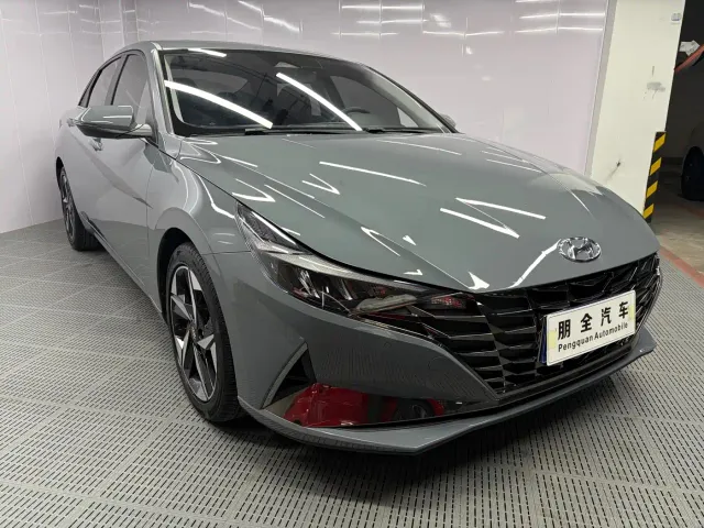 Hyundai Elantra — Фото автомобиля 3