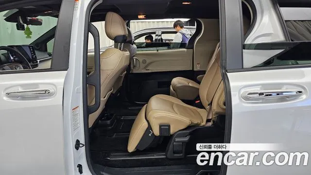 Toyota Sienna 4th Gen — Фото автомобиля 18