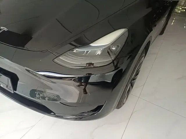 Tesla Model Y — Фото автомобиля 23