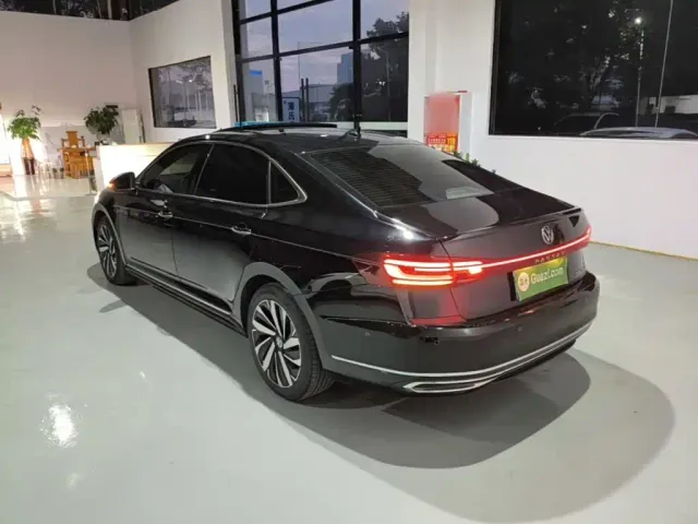 Volkswagen Passat — Фото автомобиля 4