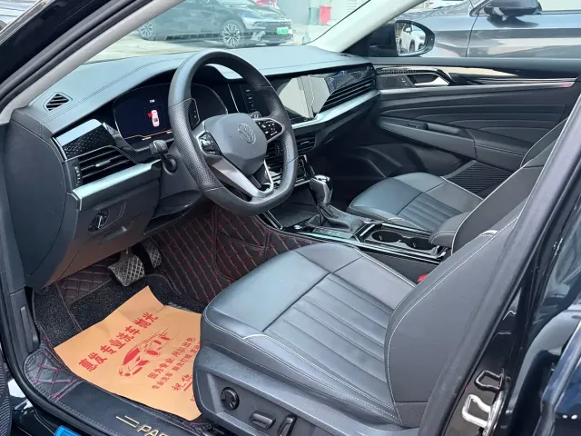 Volkswagen Passat — Фото автомобиля 7