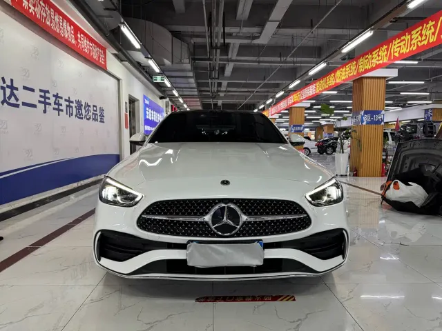 Фотография автомобиля — Mercedes-Benz C-Class