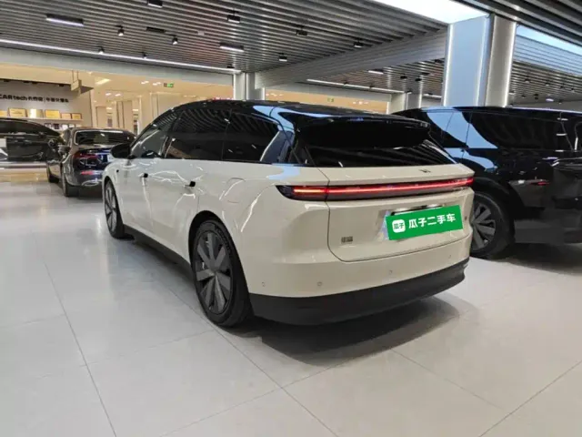 Li Auto i6 — Фото автомобиля 4