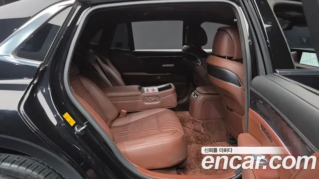 Genesis G90 Бензин 3.5 турбо AWD — Фото автомобиля 4