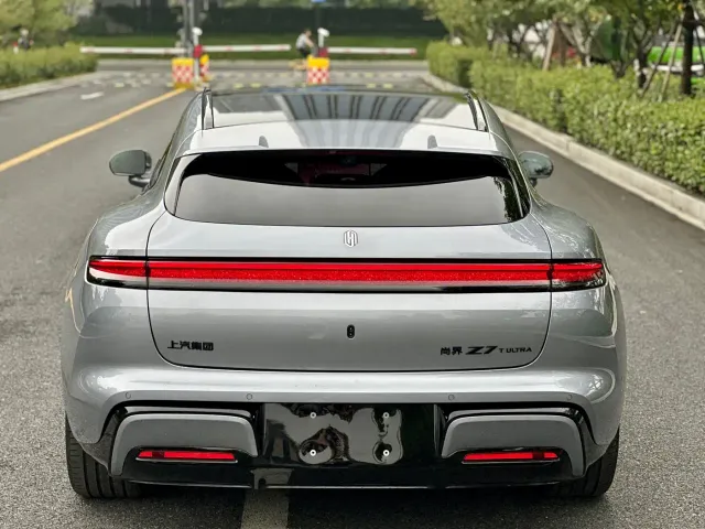 Shangjie Z7T — Фото автомобиля 12