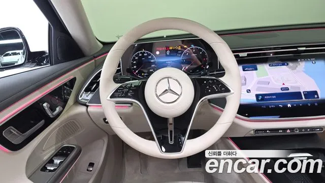Mercedes-Benz E-Class — Фото автомобиля 12
