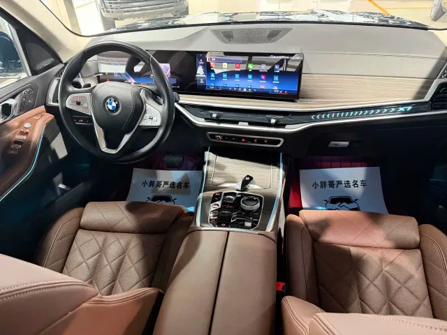 BMW X7 — Фото автомобиля 7