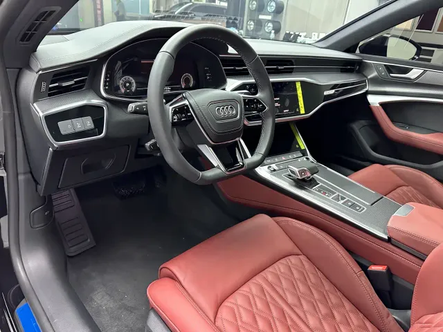 Audi A7L — Фото автомобиля 8