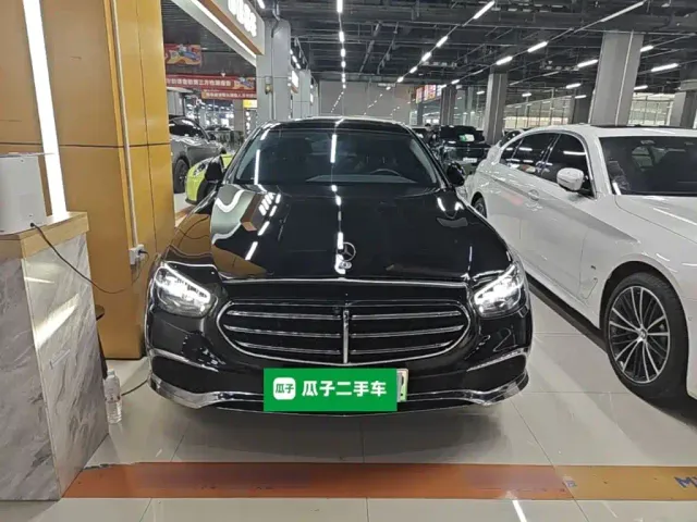Mercedes-Benz E-Class — Фото автомобиля 2
