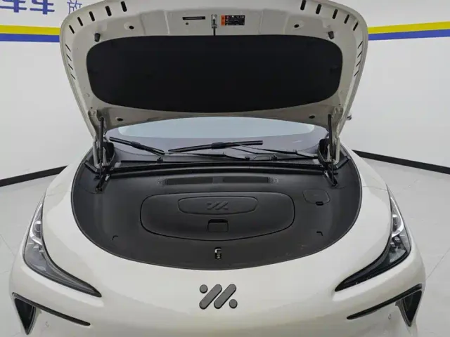IM Motors LS6 — Фото автомобиля 10