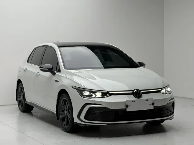 Volkswagen Golf — Фото автомобиля 3