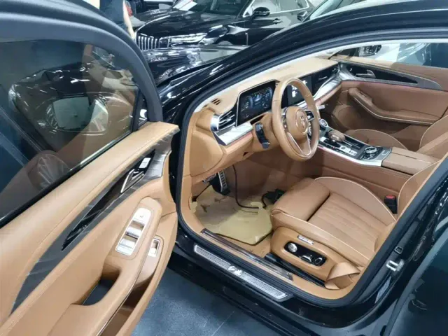 Hongqi H9 — Фото автомобиля 15