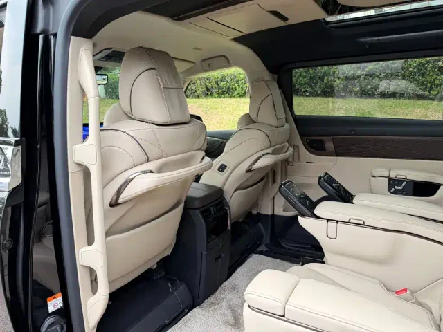 Toyota Alphard — Фото автомобиля 11